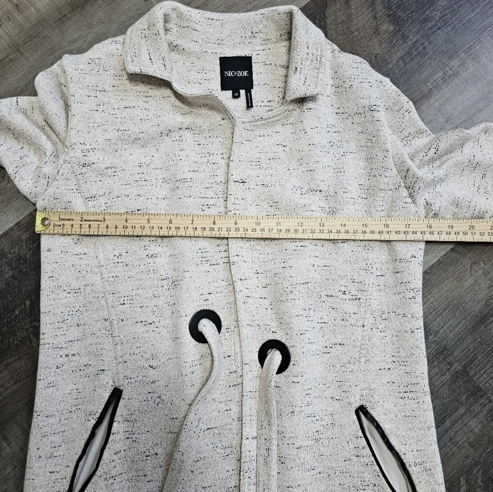 NIC+ZOE Elegant Cream Women's Coat with Black Accents, Size XS - Picture 8 of 11